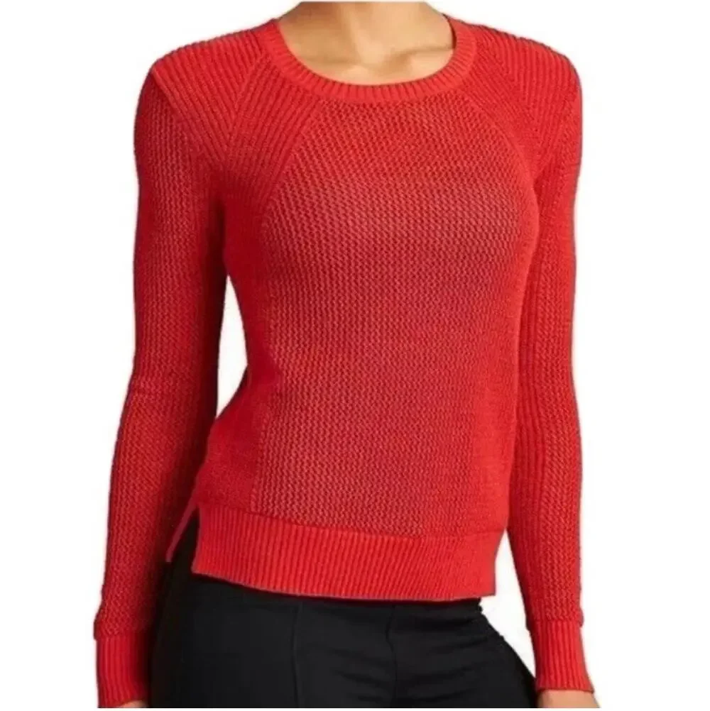 Athleta Sweater Womens Medium Red Mesh Open Knit Nylon Classic Stretch Crew Neck